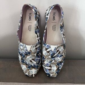 Toms Radia Butterfly Size Women’s 7.5 Slip On Flats EUC